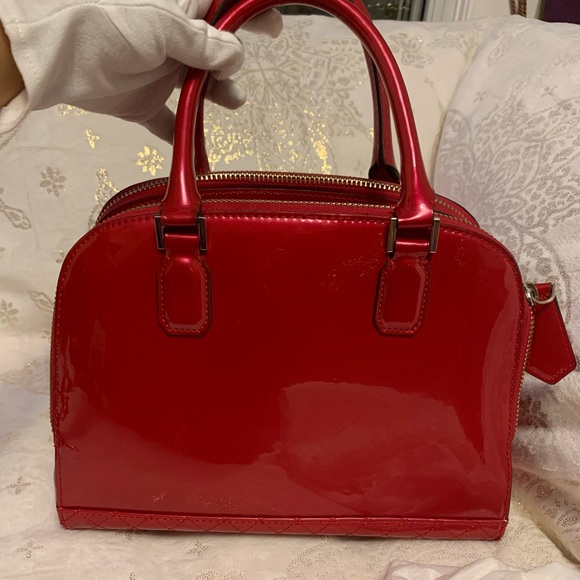 🔥HOST PICK🔥 guess limited edition 2 way bag - Picture 6 of 16